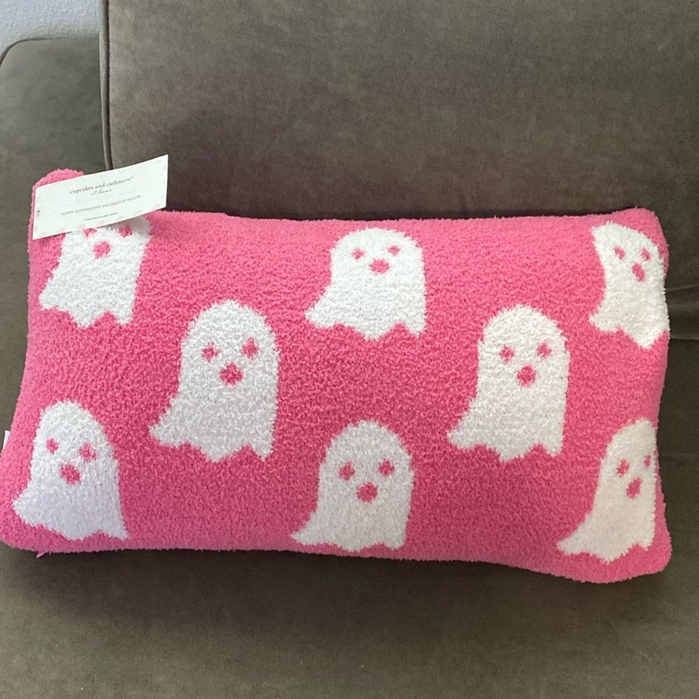 NWT- Cupcakes and Cashmere- viral ghost pillow- pink and white
